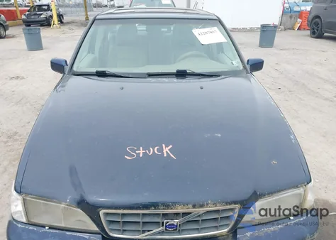 2000 Volvo S70 Glt/Glt Se from USA, damaged, VIN YV1LS56D8Y2627201